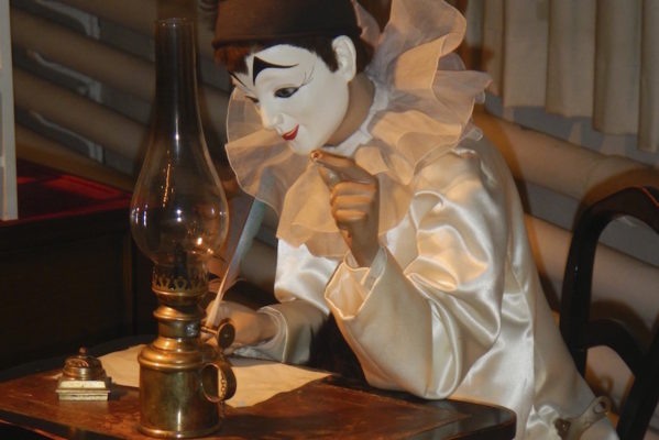 A la plume de Pierrot